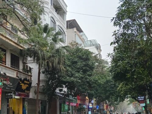 Bán nhà mặt phố Phan Văn Trường Cầu Giấy HN